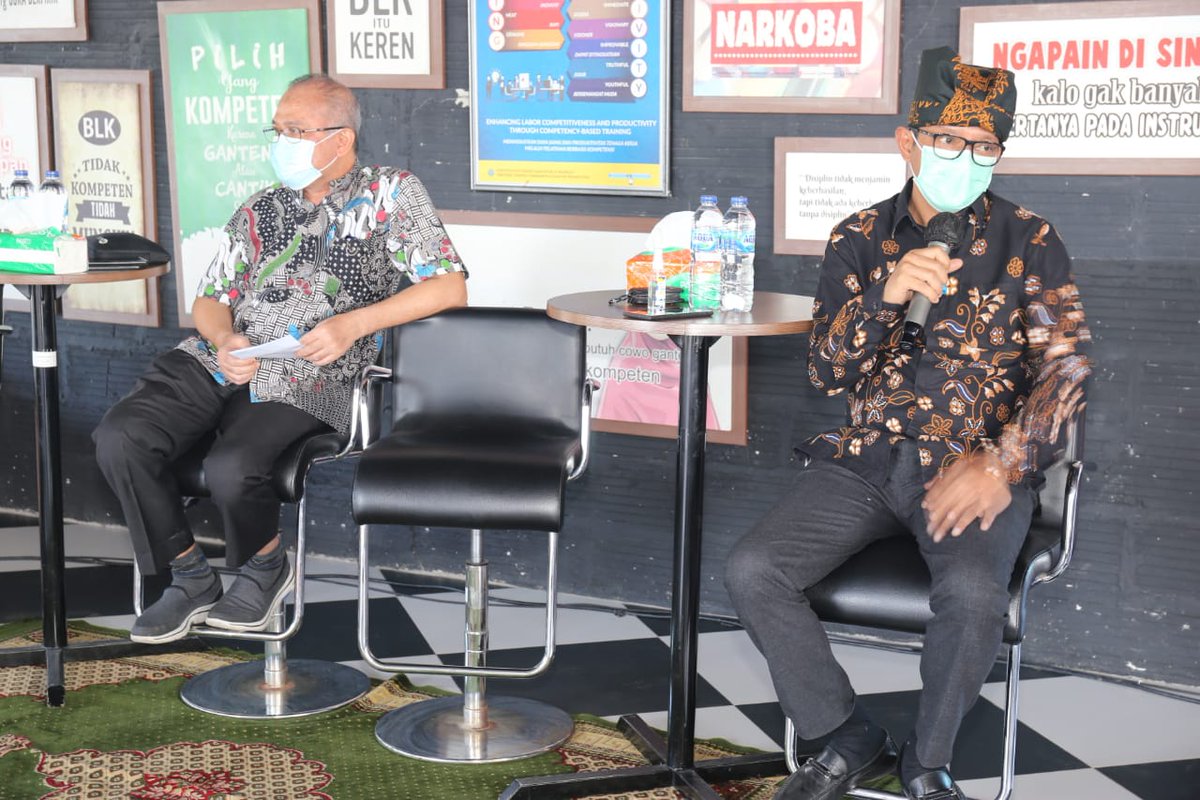 Sementara itu kepala @BLK_Padang , Syamsi Hari  mengajak kepada kaum milenial di wilayah Sumatera Barat agar tetap bersemangat dalam merintis usahanya yang berbasis platform digital.