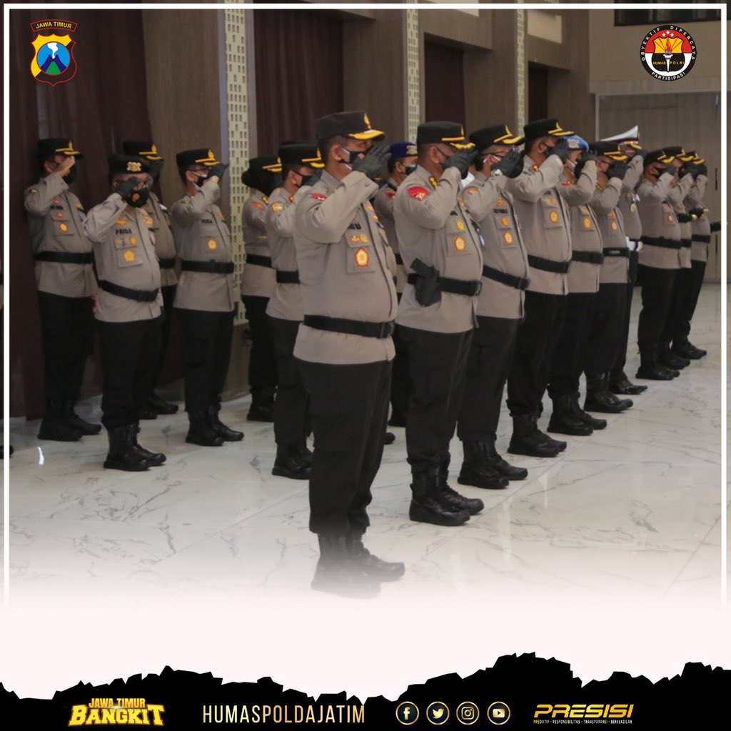 binamitramoka's tweet photo. Kapolda jawa timur, Irjen Pol Dr Nico Afinta, S.I.K., S.H., M.H. memimpin upacara Sertijab Pejabat Utama dan Kapolres 
Jajaran di Lingkungan Polda Jatim, di Gedung Mahameru Mapolda Jatim, Kamis, 17 Juni 2021

#Presisi
#PolresMojokertoKota https://t.co/jmebRasUTr