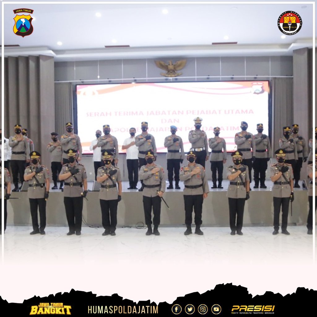 binamitramoka's tweet photo. Kapolda jawa timur, Irjen Pol Dr Nico Afinta, S.I.K., S.H., M.H. memimpin upacara Sertijab Pejabat Utama dan Kapolres 
Jajaran di Lingkungan Polda Jatim, di Gedung Mahameru Mapolda Jatim, Kamis, 17 Juni 2021

#Presisi
#PolresMojokertoKota https://t.co/jmebRasUTr