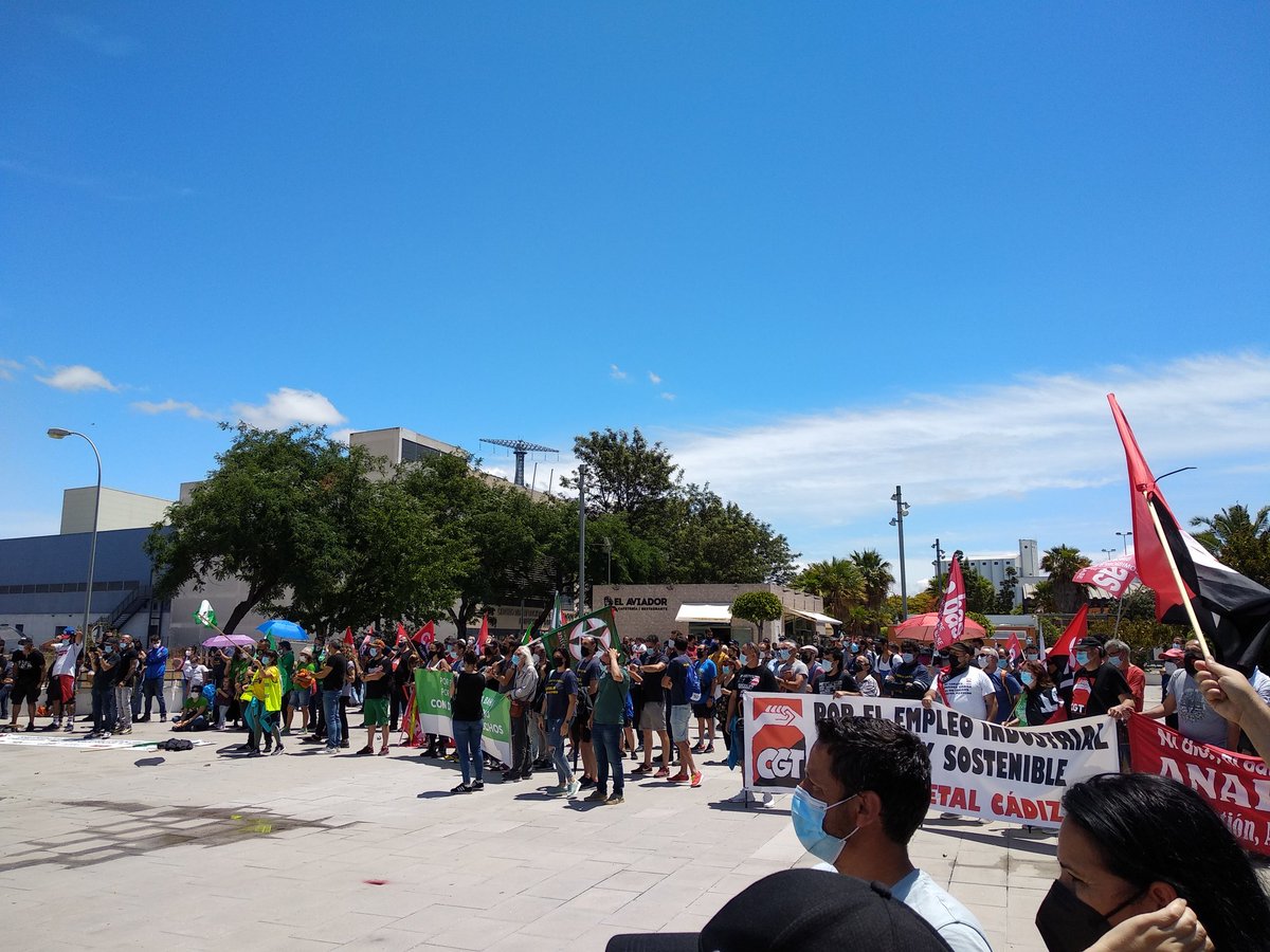 TarjetasRojas's tweet photo. Increíble lo vivido hoy en Puerto Real, la dignidad no se negocia. ¡Puerto Real no se cierra! https://t.co/QxrmlBpUXx