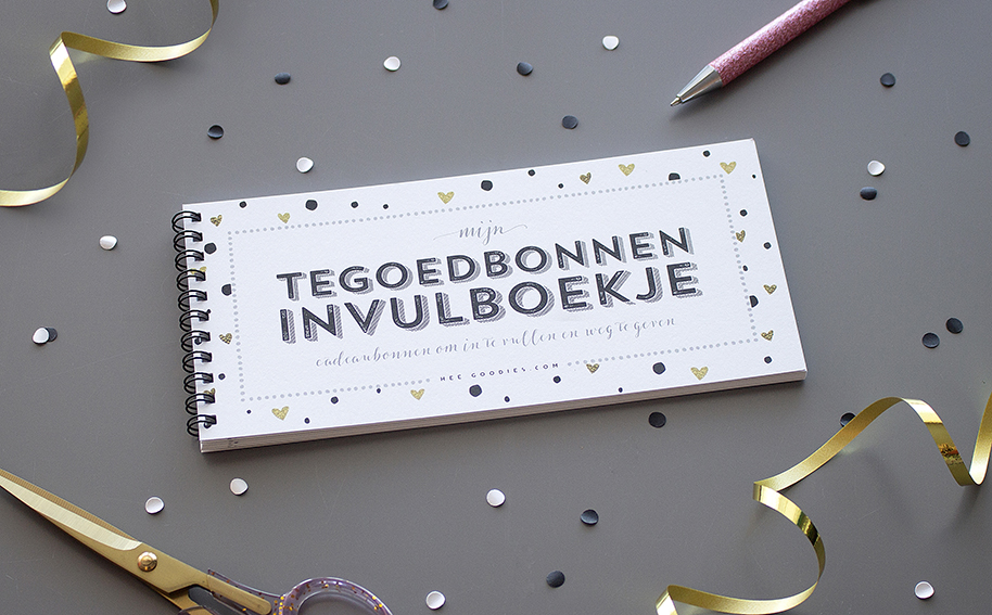 heegoodies's tweet photo. NIEUW: het tegoedbonnen invulboekje. Een boekje met 10 invulbare #tegoedbonnen uitgevoerd op parelmoer papier.💫 Geef bijvoorbeeld een weekendje weg of tijd om iemand te helpen met klussen. Soms zijn deze dingen zoveel waardevoller dan een gewoon cadeau! https://t.co/s7TSPJNwC7 https://t.co/VaRZWcuk2p