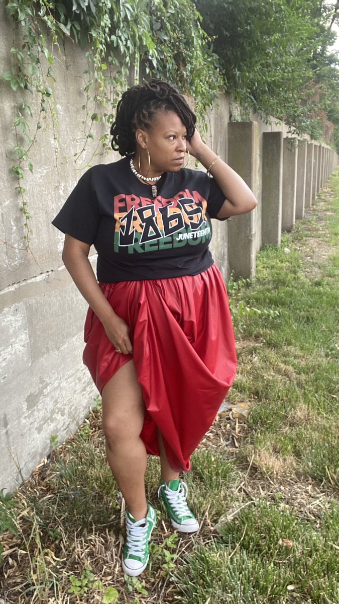 thetruetrifecta's tweet photo. My ancestors told me to hit the gas 🏎💨💨💨!

1865 T-shirts are available for purchase online TODAY!

FREE SHIPPING CODE: 1865

https://t.co/YYtNoV35hT

#supportblackbusiness #buyblack #power #black #joyloveandpain #africa #blackallday #blackequalsbrown #juneteenth https://t.co/mLLF7OQ1lG