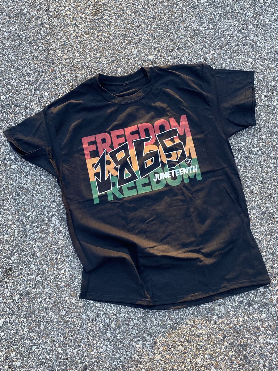 thetruetrifecta's tweet photo. My ancestors told me to hit the gas 🏎💨💨💨!

1865 T-shirts are available for purchase online TODAY!

FREE SHIPPING CODE: 1865

https://t.co/YYtNoV35hT

#supportblackbusiness #buyblack #power #black #joyloveandpain #africa #blackallday #blackequalsbrown #juneteenth https://t.co/mLLF7OQ1lG