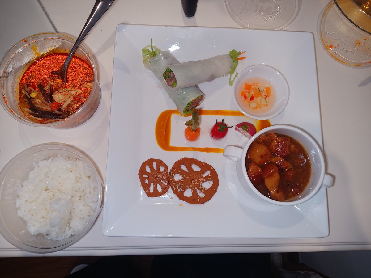 SpeedJokermao's tweet photo. #隔離 飯 いちいち、オシャンティー
そんなの、いらんから。
#ベトナム #ハイフォン #hipong https://t.co/flpeLyPS9x
