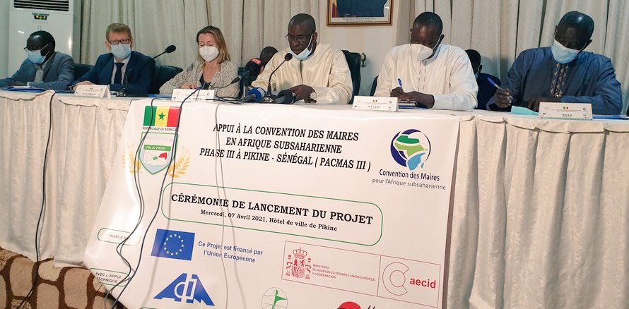 La  Ville de Pikine sur la trajectoire de la lutte contre le #CC et l’accès à l’énergie durable, a démarré la phase III de l’appui à la #CoMOSSAfrica. Elle déroulera avec la collaboration de   <a href="/AeciDdakar/">AECID Senegal</a> et permettra d’identifier et de mettre en œuvre des actions pilotes.