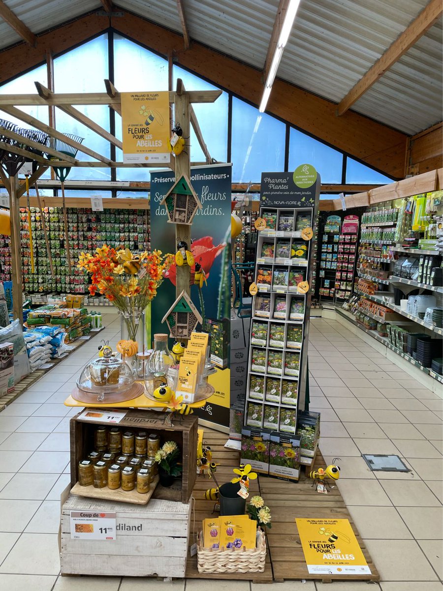 La Semaine #DesFleursPourLesAbeilles se termine dimanche 21 juin 2021 : RV chez les professionnels du #Végétal pour trouver, semer et planter des plantes mellifères en faveur des #abeilles.
<a href="/fforbees/">Flowers For Bees</a>
Photos : Le Jardin des Fleurs, Roseraie Ducher, <a href="/Mr_marguerite/">Monsieur Marguerite</a>, <a href="/nova_flore/">Nova-Flore</a>