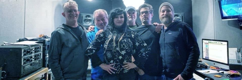 @Luizpromotor @BenjaminEnfield @GESBethFerguson @_Lrdesg @brunnagrey @MusicLov3rzMag @bdmmetal @TheHomeforIndie @InstagramMusic @orionmusicmore @NewwLevelKidd Happy weekend u n Beth ☀️☀️☀️☀️☀️☀️👢👢👢👢👢this is my studio band for #nashville #album #glenduncan #stephenwrench #waynekylis n many more . Nashville full band album out next month maybe b4 !!! 💜