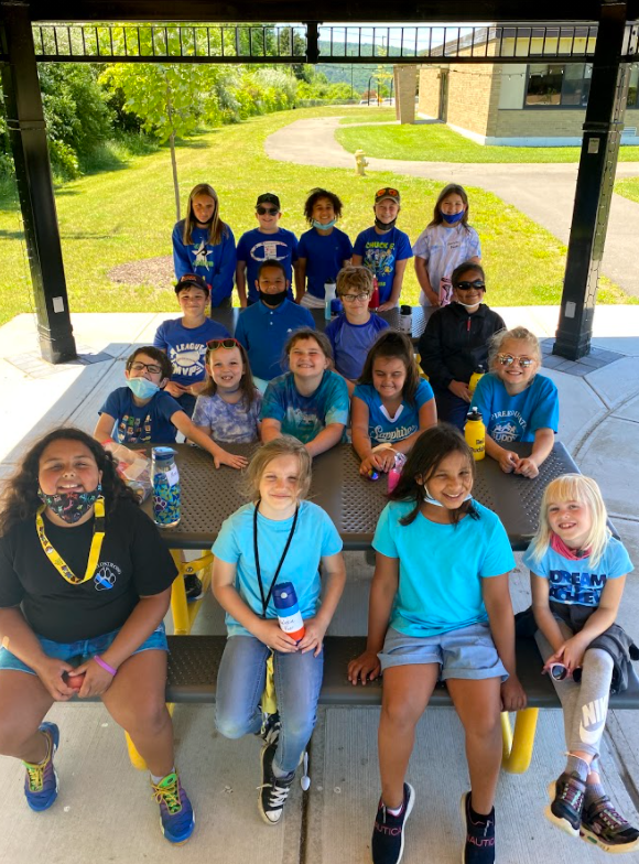 MissRose3rd's tweet photo. Yesterday was Buddy Field Day at Bell! We had a wonderful day! 😀♥️ https://t.co/hHqA0LJ3ON
