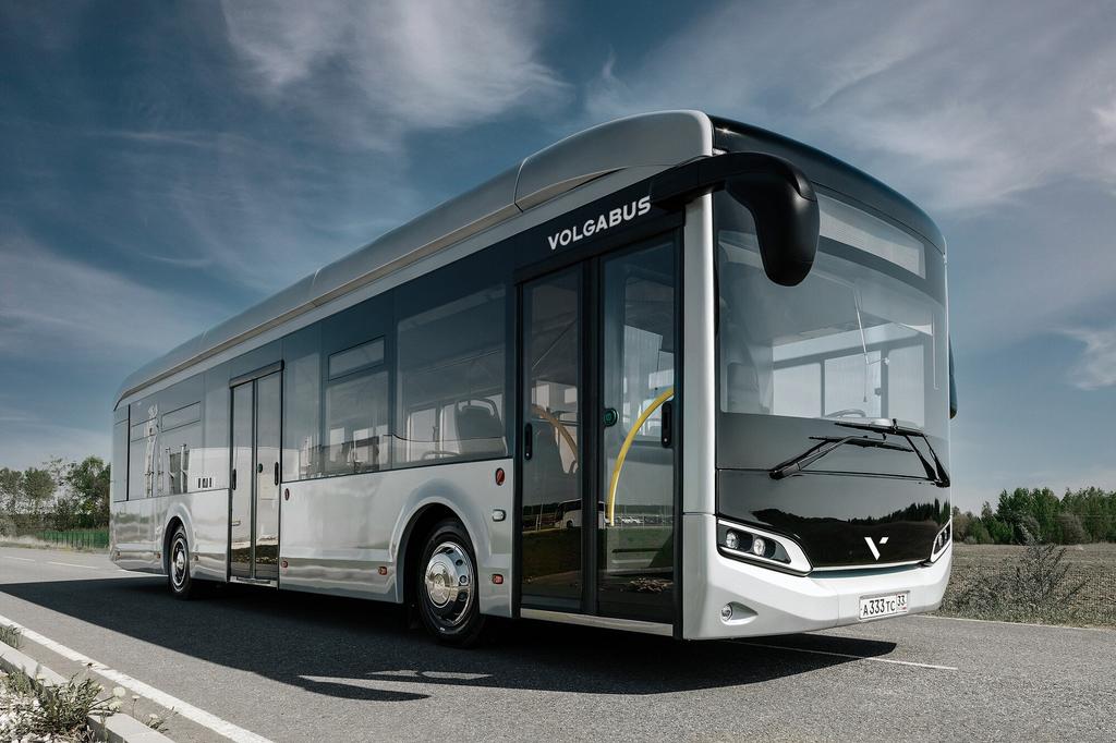 RussianPatrio17's tweet photo. #Russian #Volgabus #VGB12E electric bus will be tested on routes in #SaintPetersburg. The power reserve on a single battery charge of the #VBG12E reaches 250 km and bus can take on board up to 75 passengers. https://t.co/bK823MVtRd