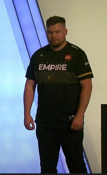 CrimsixBurner tweet media