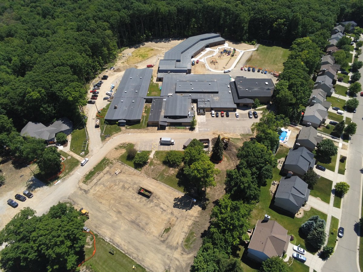 frankrewoldsons's tweet photo. Happy #Friday fly-day! #fridayvibes 🚁

📸: @lkorionschools - Webber Elementary, Bond #Progress

#BeFrank #K12Construction #fridayfeeling @gmb_ae https://t.co/tAlo5G5sYV