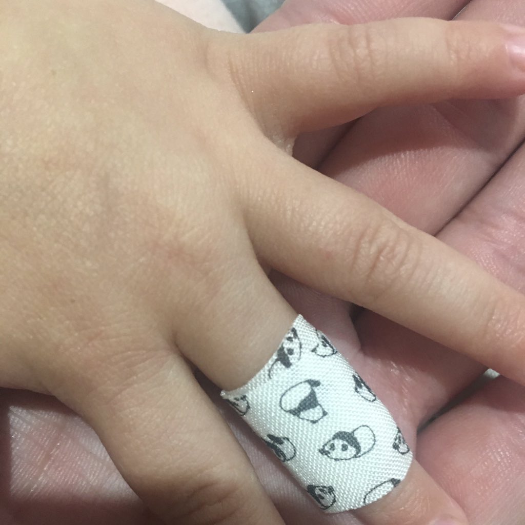 vanessa_conlin's tweet image. My smallest human has recently discovered the ‘magical healing powers’ of bandaids.. the ones I bought have pandas on them.. she calls them ‘pandaids’.. 

I know it’s child-speak, but I dare you not to be delighted! 🐼 🩹 💕