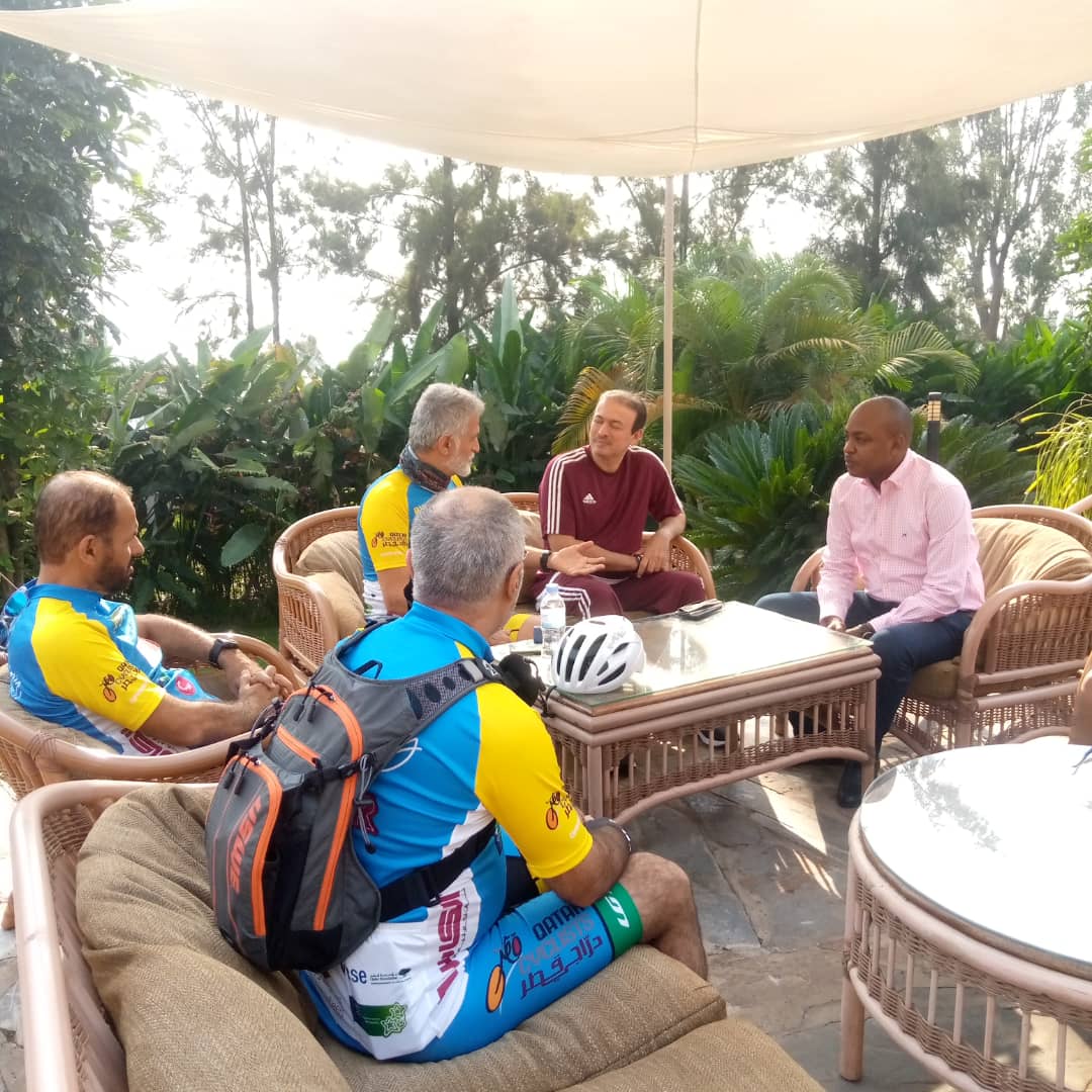 cyclingrwanda's tweet photo. A Qatari delegation led by HE Abdulla Bin Mohammed A. Al Sayed the ambassador of the state of Qatar in Rwanda met with FERWACY President @AbdallahMurenzi and discussed possible collaboration in organising races in #Rwanda, Team Rwanda training in Qatar and Cyclo tourism 1/2 https://t.co/JWAh6gOwYs