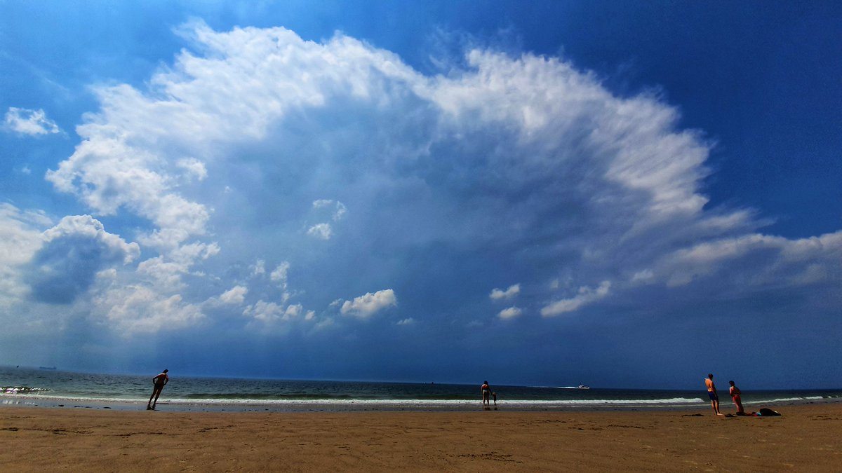 Love it #beach #Zeeland #onweer