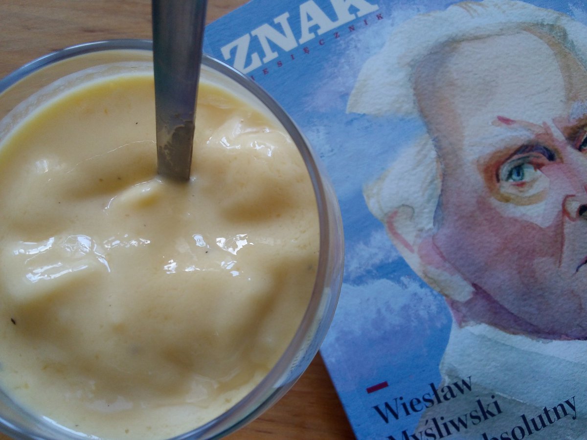 fibularyzacja's tweet photo. Piątek - wersja 'deluxe' 
[mus z mango z kardamonem &amp; wyborny esej T. #Bocheński'ego] 

#samodobro #terazczytam #małeradości https://t.co/kfVVZxSUkD