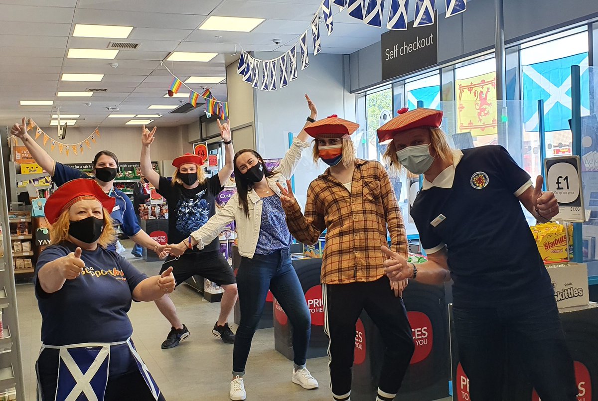 StuFreem's tweet photo. Hope all my @coopuk colleagues enjoy a good days trading and the game tonight. Team Bishopton are definitly backing the boys in blue 🏴󠁧󠁢󠁳󠁣󠁴󠁿 #ComeOnScotland @TomBrown999 @alan_campbell2 @alicammy @AlanaEmley https://t.co/R8jJRXM8mA