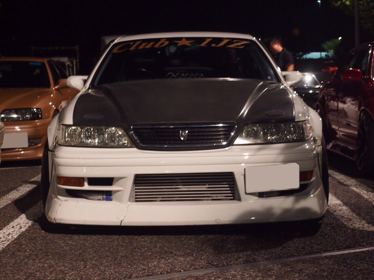 なみしぃ 拡散希望 職場の先輩の車が盗難に遭いました 目撃情報があれば 連絡お願いします 車はトヨタ マーク Jzx100 カーボンボンネットにオーバーフェンダー フルエアロでエアロミラーが付いています 車検切りで保管していたのでナンバーは