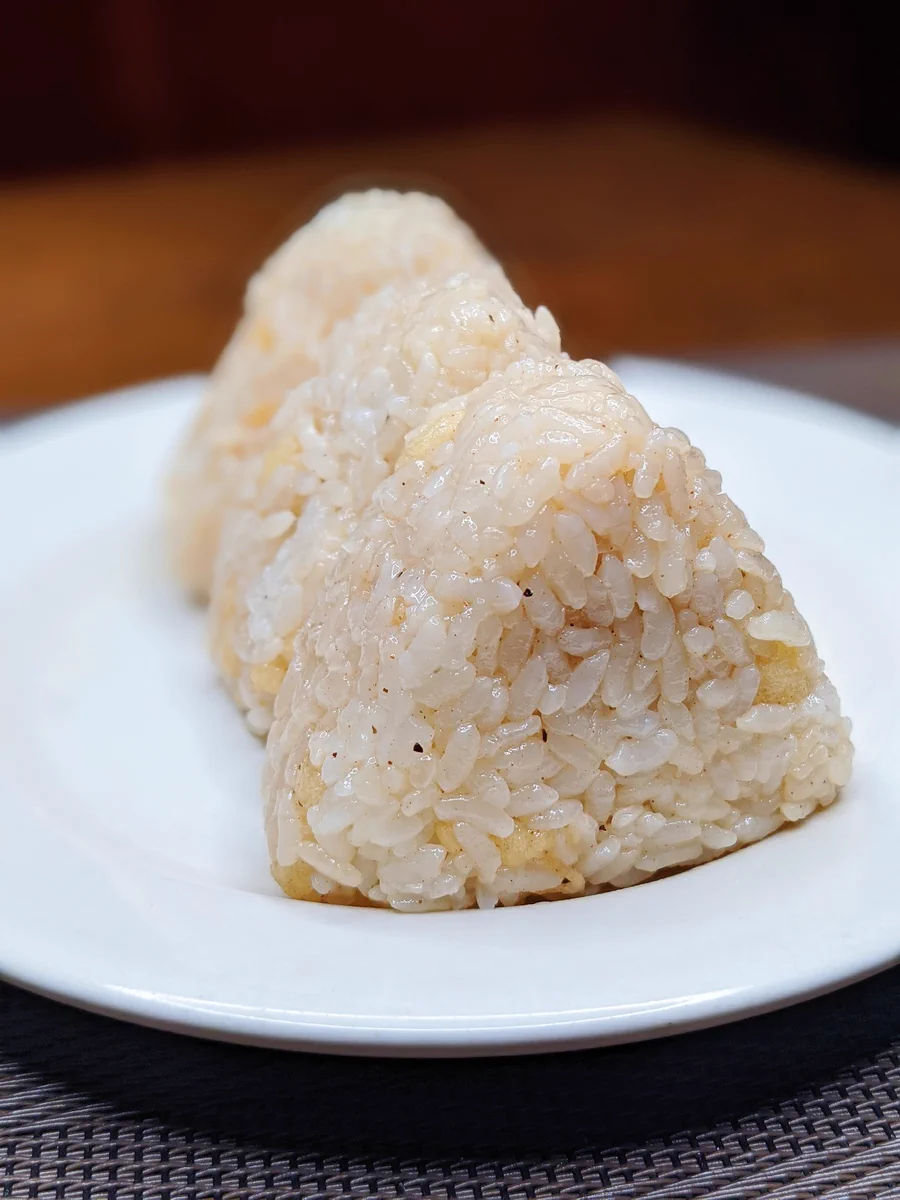 とっても美味しそう！簡単に作れちゃう絶品おにぎりレシピ！