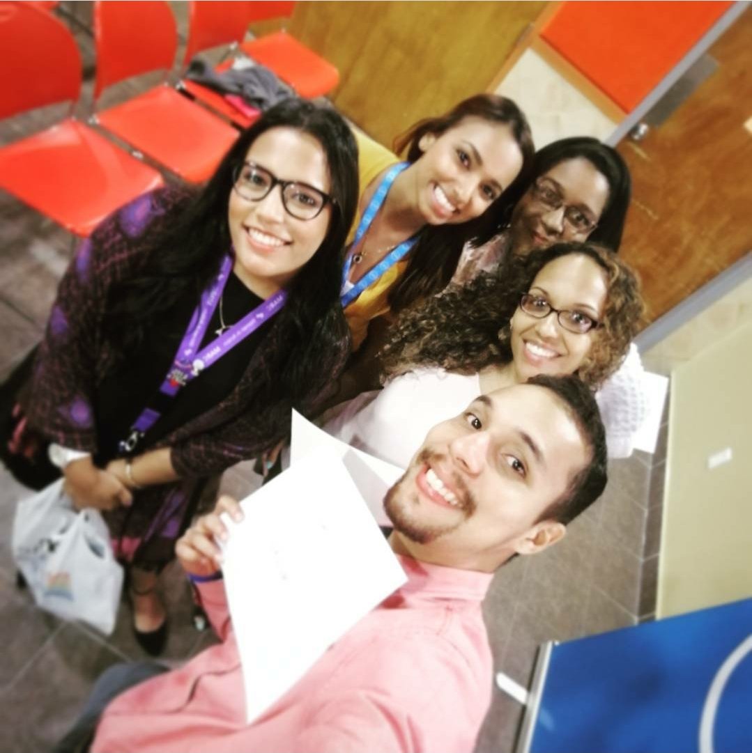 DalhiaRodriguez's tweet photo. @ThisisHerlinda @manuLrios Heyyy @ThisisHerlinda you made me look up Dell memories w/ Manu y el siempre esta en todas!! Happy Delliversary to my #SmBff! https://t.co/XS52KDH8e4