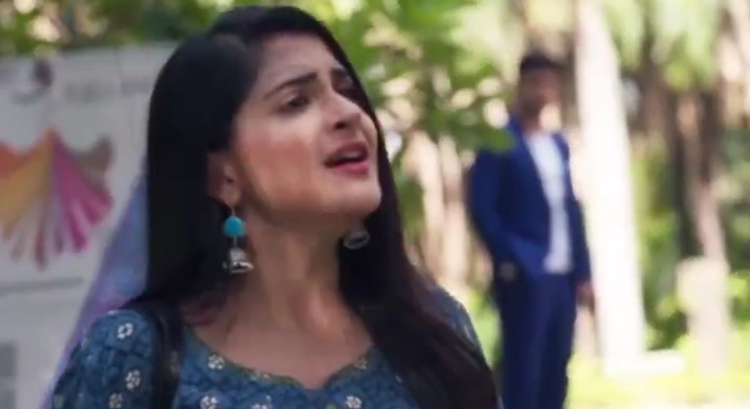 mitra_meghna's tweet photo. "chill"
"nahi kar sakti chill sirf chilla sakti hu"

"just move on"
"haan karlungi main move on jaise sab kar jaatey bohot jald..kar jaungi..abhi ke abhi" 

- woh ladka ek aur advice deta toh isne unn papers ki tarha usko udhaa dena tha hawa mein 🌚🤣👋🏻
#ShauryaAurAnokhiKiKahani https://t.co/xrVo2U1SmD