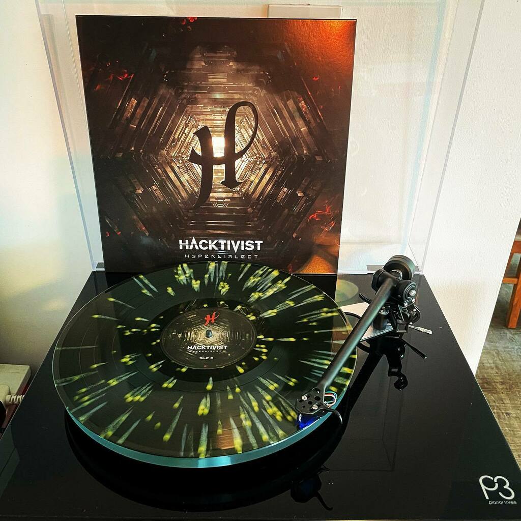 RealRockShow's tweet photo. 🙌 @HacktivistUK Hyperdialect on ltd ed black w/ orange splatter. The guys have every right to be proud. Fkn stellar album. #keepitreal #newmusic #Hacktivist #Hyperdialect @unfdcentral https://t.co/OdbPB6ZJkQ https://t.co/pqyMywbl5R