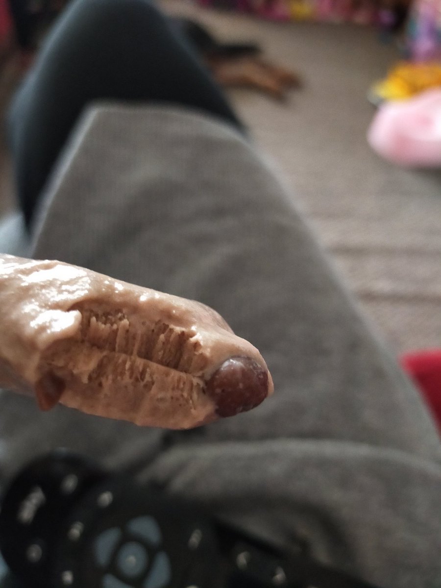 Mand_1981's tweet image. What's going on with @walls feast this is the 3rd time now I have had the smallest amount of chocolate inside and that's the best part 😭😭