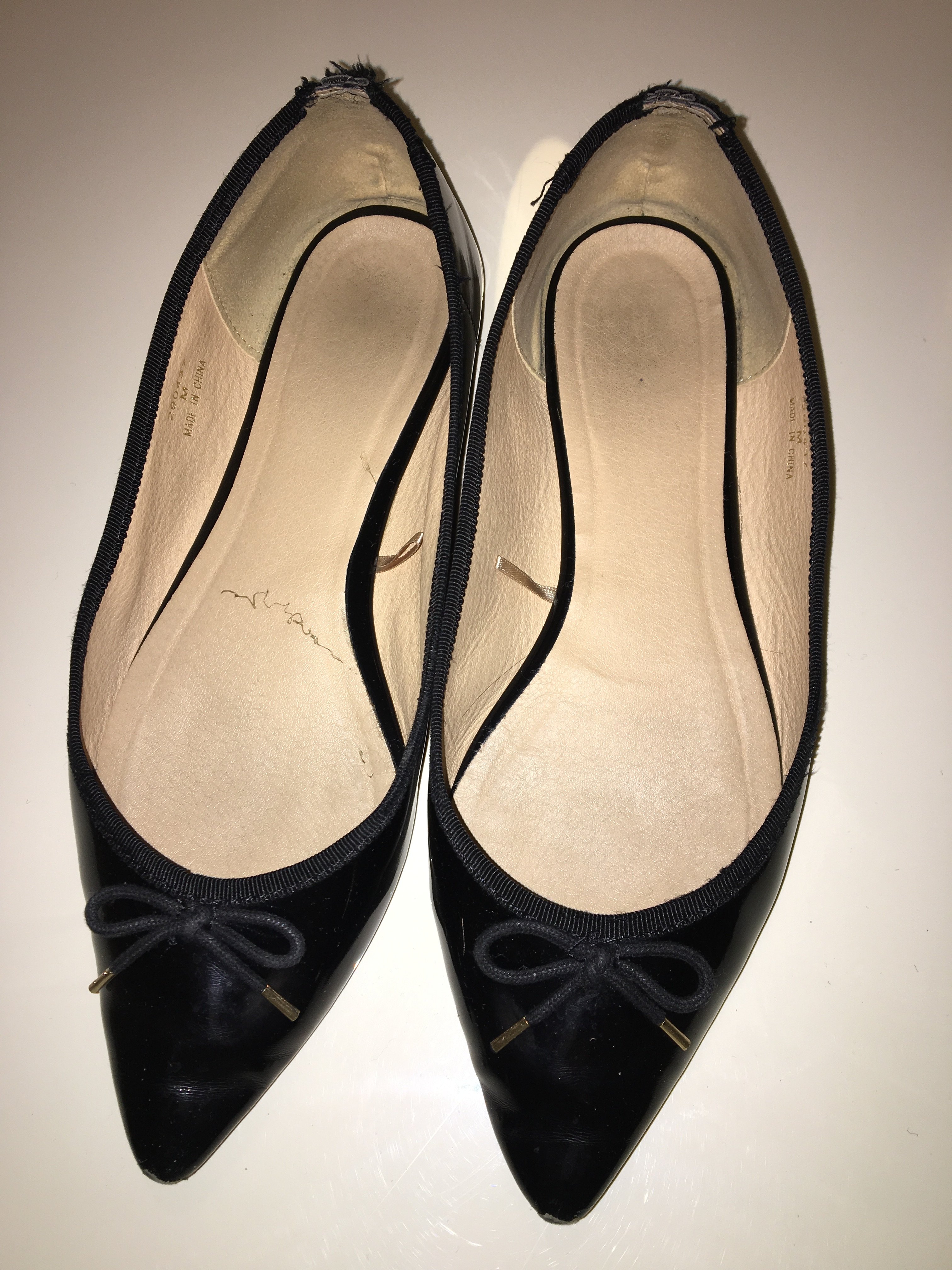 匂いフェチ パンプス 日本のOL様へ、仕事でボロボロになった臭いパンプス はボロいほど価値があります。嘘のようで本当の話。お金を捨てないでください。#パンプス #パンスト #匂いフェチ #パンプス匂い #納豆臭 #脚フェチ  #ハイヒール #OL #あしくさい ...