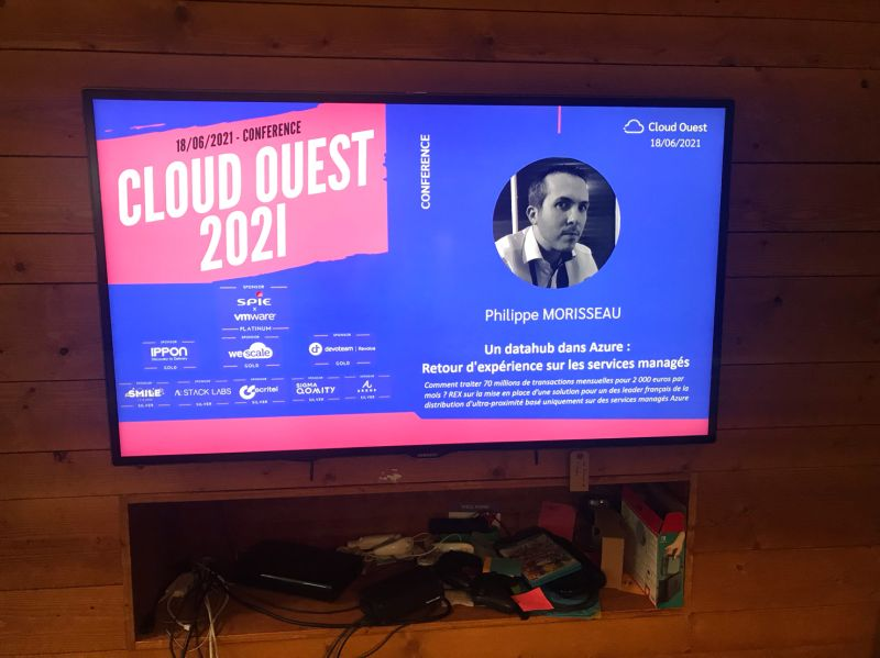 StephaneTheou's tweet photo. @morisseauphi présente un REX sur un OpenData sur Azure avec des services managés à @CloudOuest 

#Cloud #Azure https://t.co/jhvto1tjdh