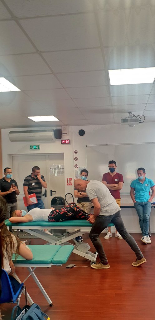 Osteomag's tweet photo. Mise en situation de la prise en charge de la #cheville chez le sportif de haut niveau par @EricPerraux #osteopathe du @MontpellierHSC https://t.co/LBAhlh7oiy