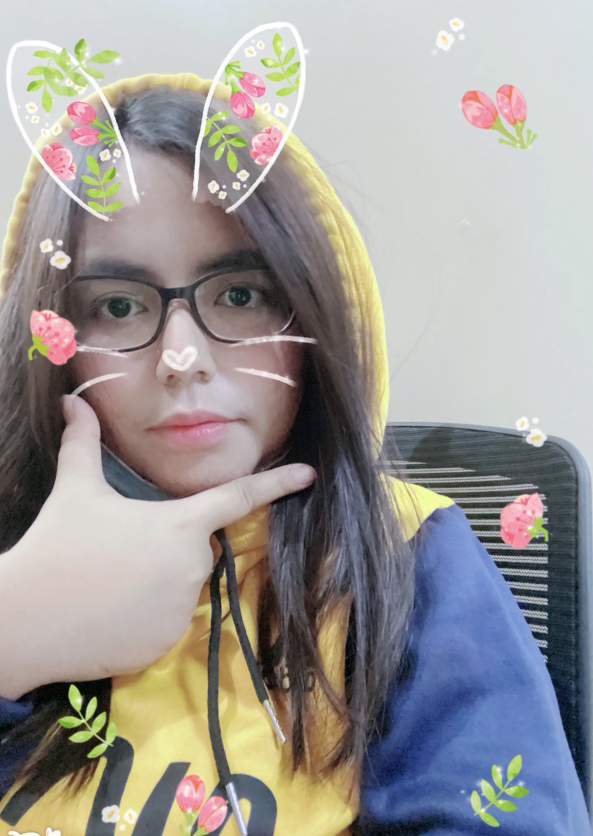 NeuroticSlayer's tweet photo. Lol the whitewashing is real but the filter is cute 😂😂😂 will probably delete later but happy birthday to mahboii hokuto 🥳🥳🥳
#SelfieForMyBbyHokutoLmao #FilterIsLife #TweetusDeletus #HotAFButWeAreWearingAHoodie #RealUpload https://t.co/bRoR3Jlu6D
