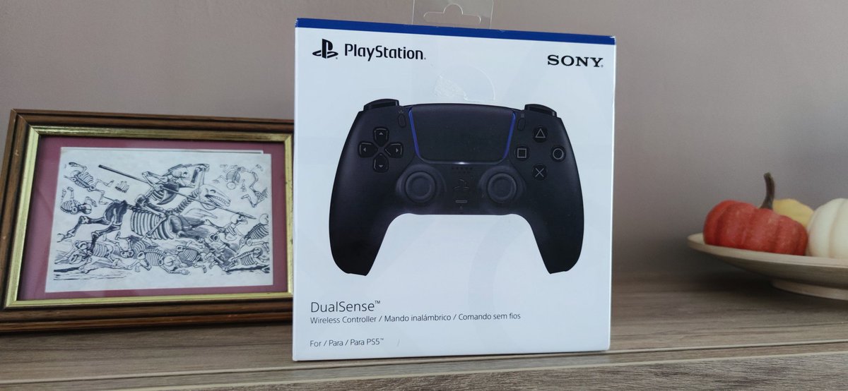 BersGamer's tweet photo. Muchas gracias @PlayStationES por el regalazo del nuevo mando de ps5 !! Es espectacular ❤️❤️ https://t.co/taD7GlnQKn