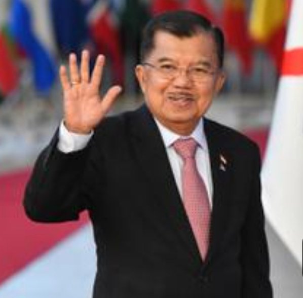 Salah satu yang saya senangi dari Pak Jusuf Kalla adalah spirit kerja "Lebih Cepat Lebih Baik" sehingga tidak perlu menunda sebuah pekerjaan yang bisa diselesaikan saat ini...