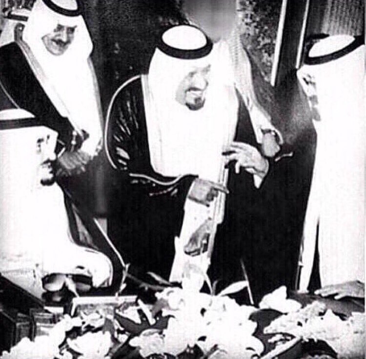 اللهم هَب للمتوفين سعة في قبورهم لا يرون 
لها نهاية ، وهب لمضاجعهم طيباً ولظلمتهم
 نوراً ولذنوبهم غُفراناً ..
#ساعه_استجابه