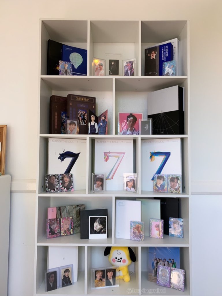 mimibabybear's tweet photo. #buyingmimi collection update ♡

top 5/6 of my shelf with some new acrylics! https://t.co/docwrFdlcH