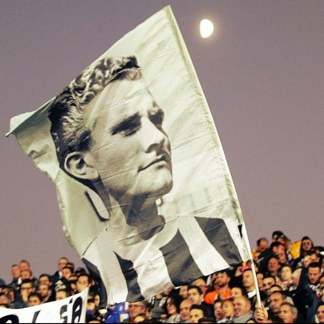 Ale_Pintu's tweet photo. L'Homme est mort, mais le mythe restera toujours vivant. #GiampieroBoniperti https://t.co/fZyZU7ifwK