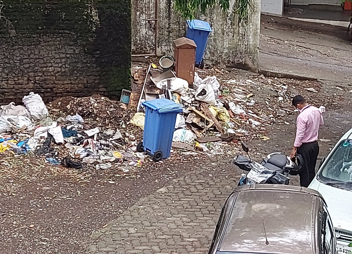 Thank you <a href="/mybmc/">माझी Mumbai, आपली BMC</a> <a href="/mybmcWardRC/">Ward RC BMC</a> for sending their officer Mitesh Solanki for sorting the matter mentioned in my earlier tweet and actioning my complaint so fast. Sincerely appreciate d quick response. Will share d post cleanup pic later.  <a href="/bjp4mumbai/">BJP Mumbai</a> <a href="/ShivsenaComms/">Shivsena Communication</a> <a href="/AUThackeray/">Aaditya Thackeray</a>