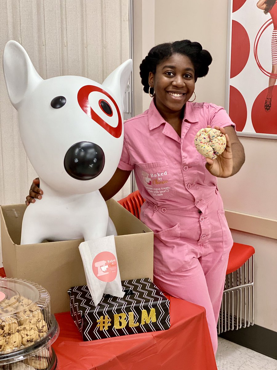 #NaptownTarget is screaming THANK YOU to <a href="/BakedByChanice/">Baked by Chanice</a> ! Chanice recently started her baking business in D.C. and is doing BIG THINGS! Give her a follow/like/retweet! #supportsmallbusinesses #supportblackownedbusinesses #sweettreats #vegancookies