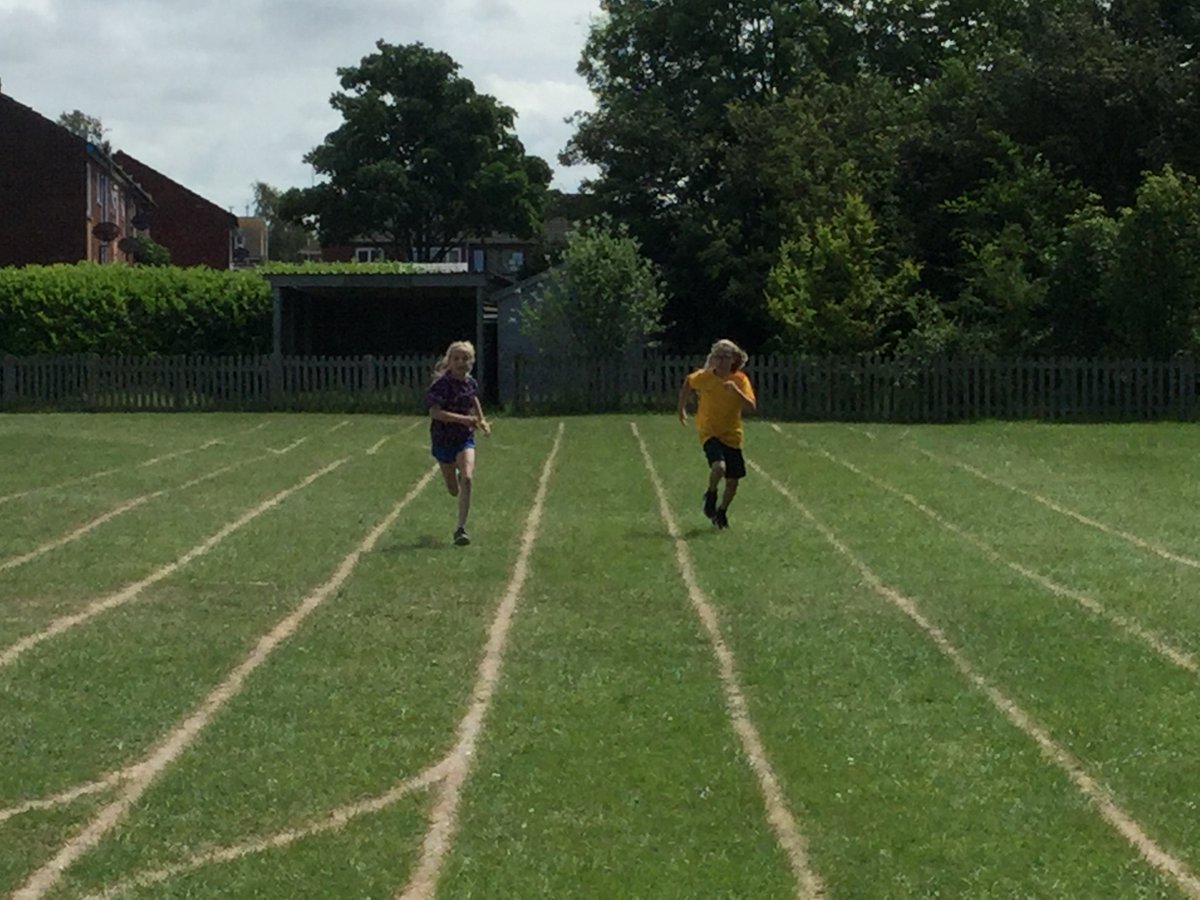 class5Barrett's tweet photo. Year 5 Sports day @class5Barrett @YsgolEmmanuel https://t.co/6xxlEO5vtm