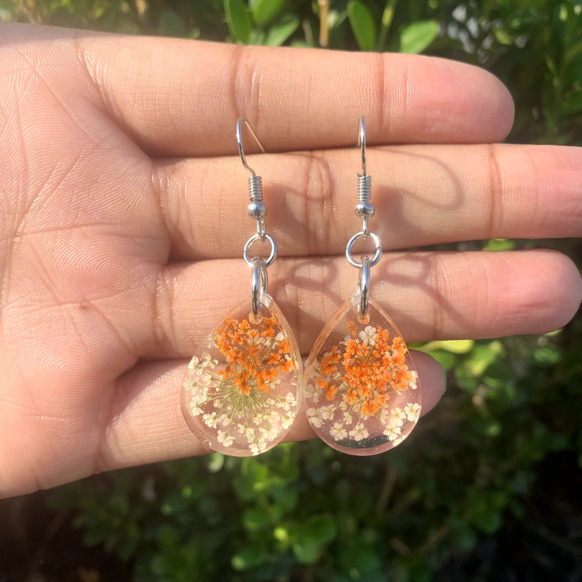 lynnieb0t's tweet photo. use code JUNETEENTH @ checkout for free shipping on orders over $10 ✨

rt to support a black owned biz ;) https://t.co/v8VOsnXnma