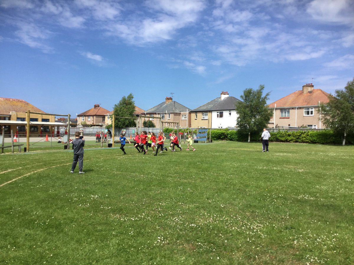 class5Barrett's tweet photo. Year 5 Sports day @class5Barrett @YsgolEmmanuel https://t.co/2O5BTreAfz