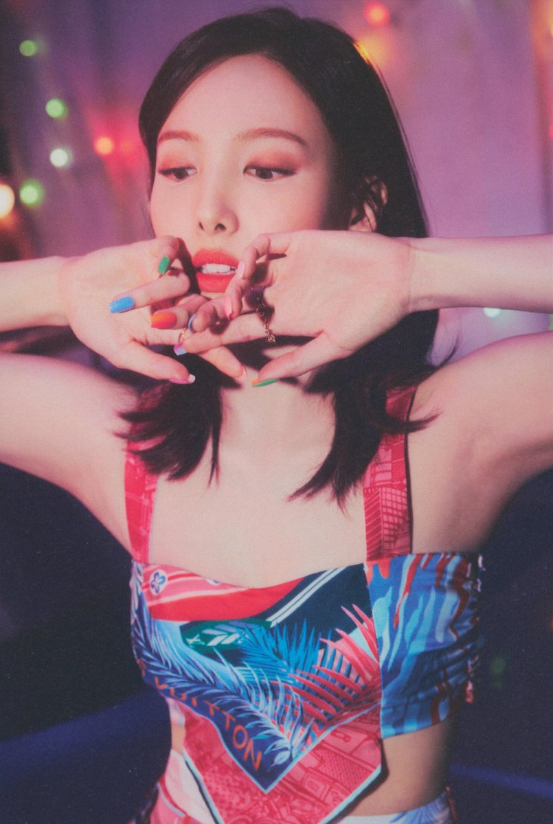 SCAN] TWICE 10th Mini Album <Taste of Love> Photobook (Fallen ver