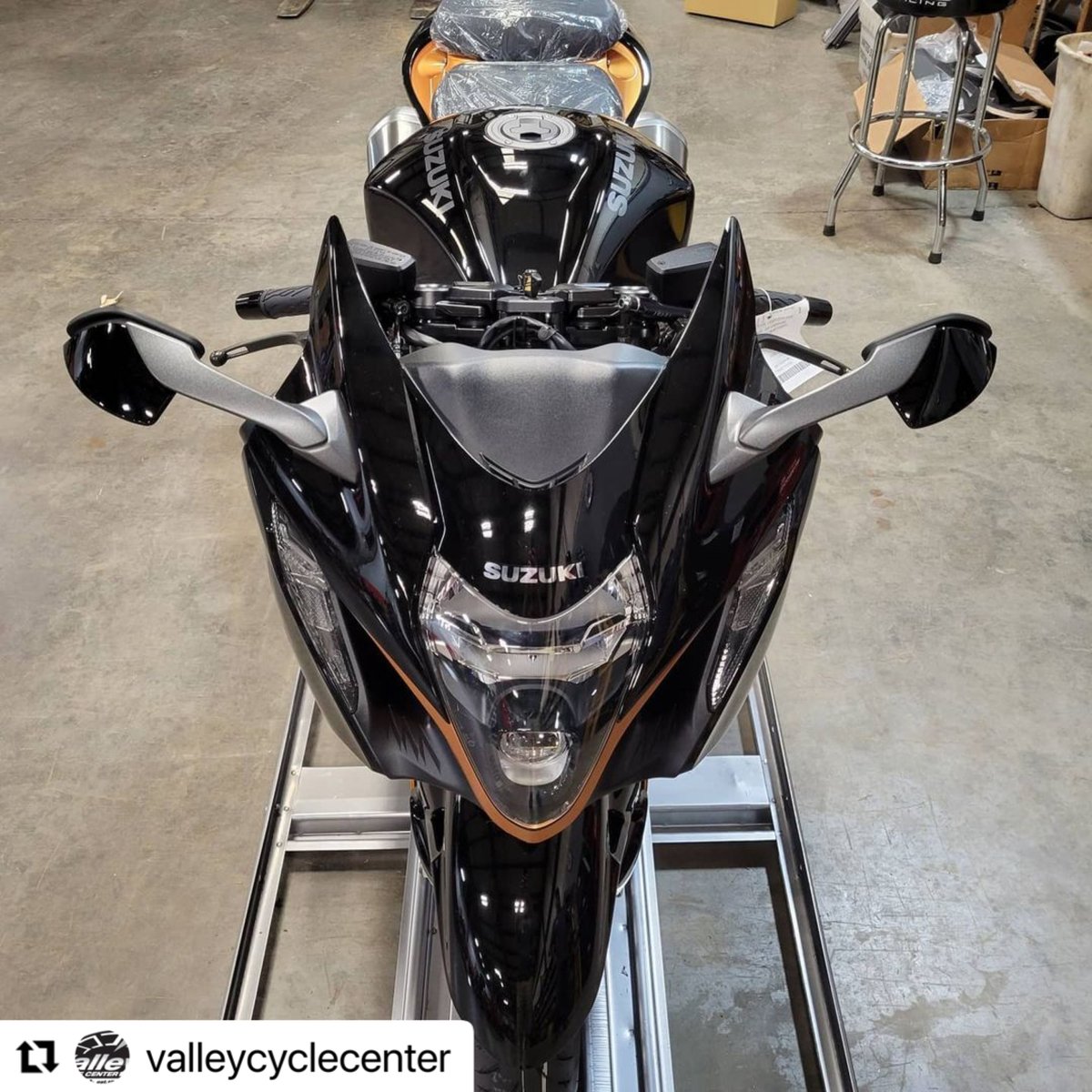 suzukicycles's tweet photo. π₯π₯π₯ the New Hayabusa is here! #Repost @valleycyclecenter
γ»γ»γ»
We finally got in our first 2022 Suzuki Hayabusa! All new for this year! Cruise control, TFT display, etc., you have to see this bike! #ValleyCycleCenter #Suzuki #2022hayabusa #RideSafeandRideOften #SuzukiCycles https://t.co/4JxVhMquZC