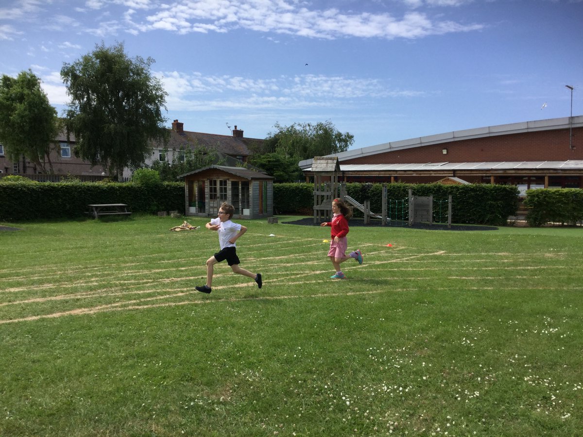 class5Barrett's tweet photo. Year 5 Sports day @class5Barrett @YsgolEmmanuel https://t.co/uU46xUB05R
