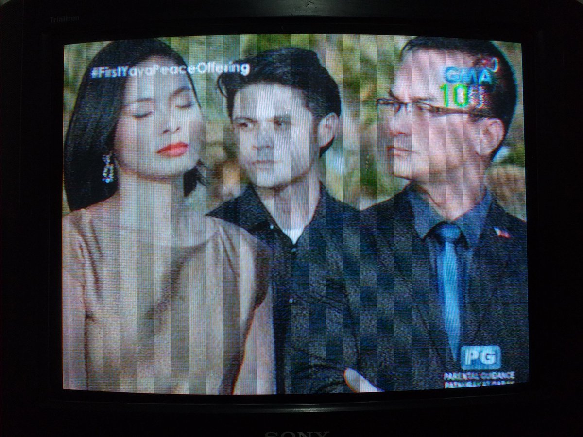 TumbagaYelzha's tweet photo. Ano kayo ngayon nginingitian nalang kayo ni Melody.
#FirstYayaPeaceOffering
@sanya_lopez https://t.co/cjeOESioXa