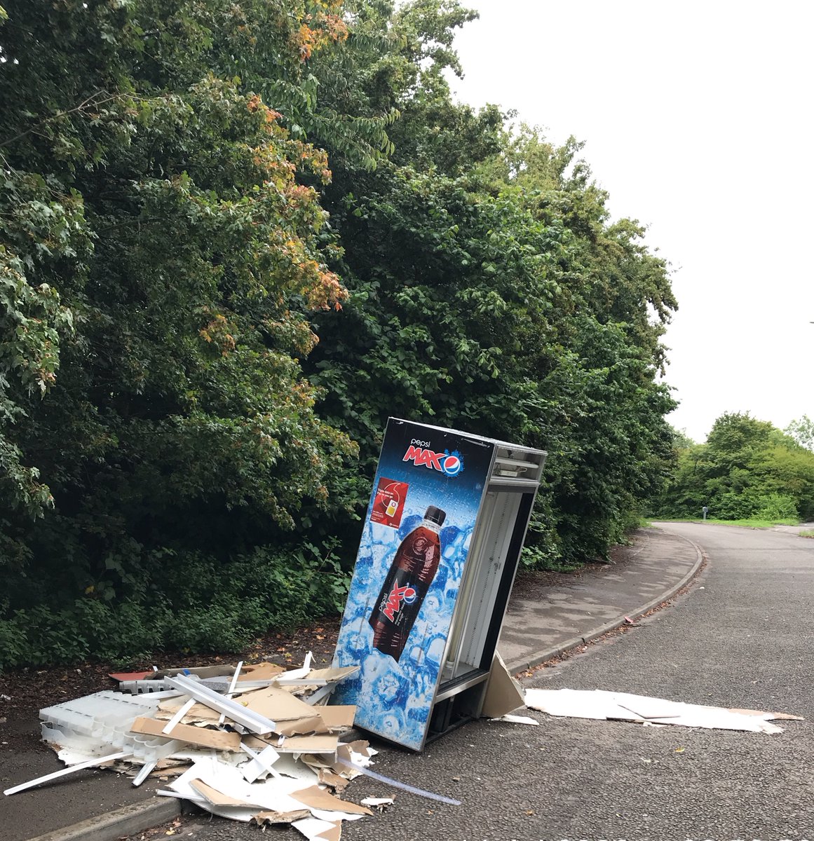 bathnes's tweet image. A business owner has been caught fly tipping in Bath &amp;amp; North East Somerset after dumping their business waste near Keynsham. The individual was issued a £400 fixed penalty notice for this offence. A great result for our enforcement team! 👏 #SCRAPflytipping