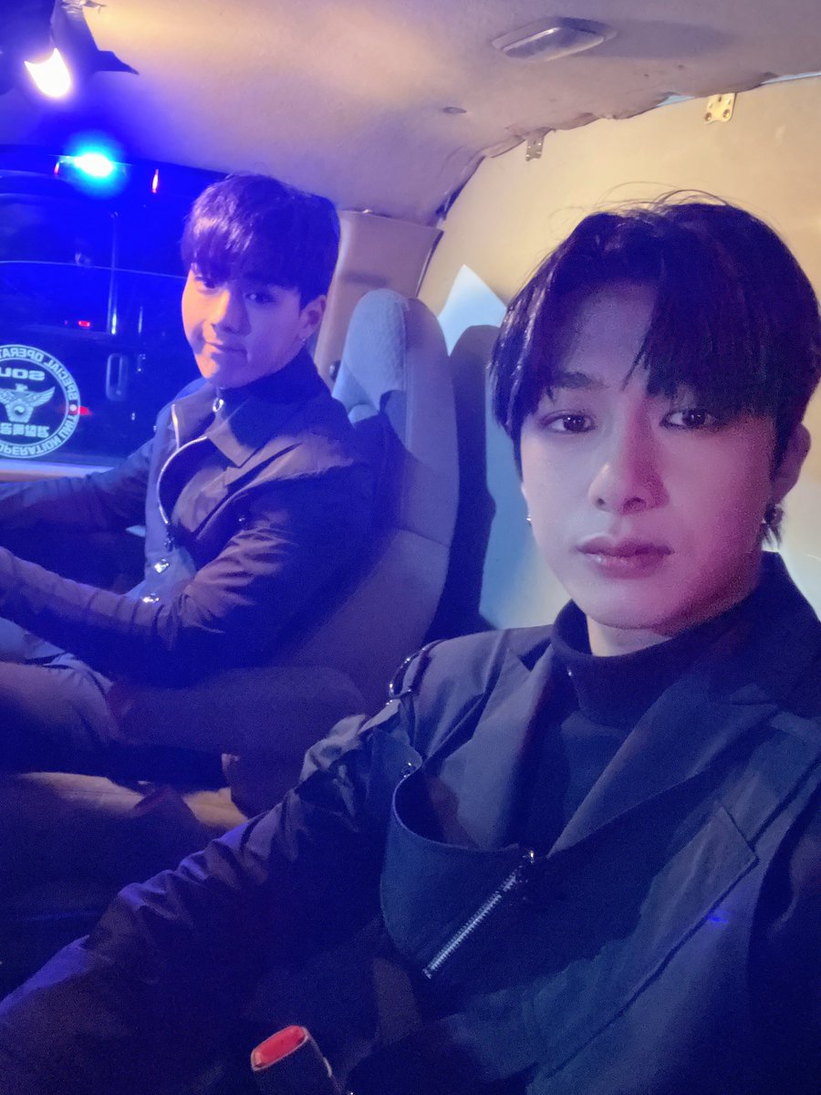 OfficialMONSTAX's tweet image. 사랑하고 존경하는 우리 형.생일 너무 축하해요.저는 형이랑 같이 춤출때가 제일 좋아요.얼른 같이 춤 추고 싶어요😊 오늘 하루 누구보다 행복했으면 좋겠고 항상 건강하고 잘 먹고 웃기고 섹시한 셔누로 노래하고 춤춰주세요.응원합니다🐻 #형원 #찬란하고_애틋한_셔누ayo