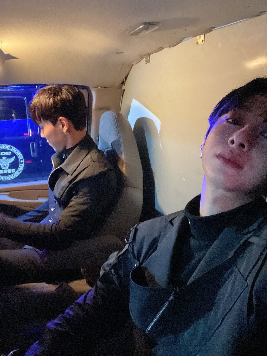 OfficialMONSTAX's tweet image. 사랑하고 존경하는 우리 형.생일 너무 축하해요.저는 형이랑 같이 춤출때가 제일 좋아요.얼른 같이 춤 추고 싶어요😊 오늘 하루 누구보다 행복했으면 좋겠고 항상 건강하고 잘 먹고 웃기고 섹시한 셔누로 노래하고 춤춰주세요.응원합니다🐻 #형원 #찬란하고_애틋한_셔누ayo