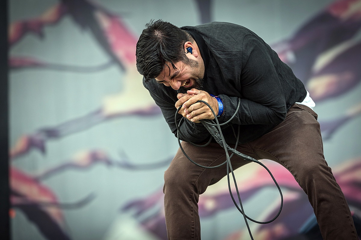 Happy Birthday, Chino Moreno ! The singer of was born Camillo Wong Moreno on June 20th 1973 ! 