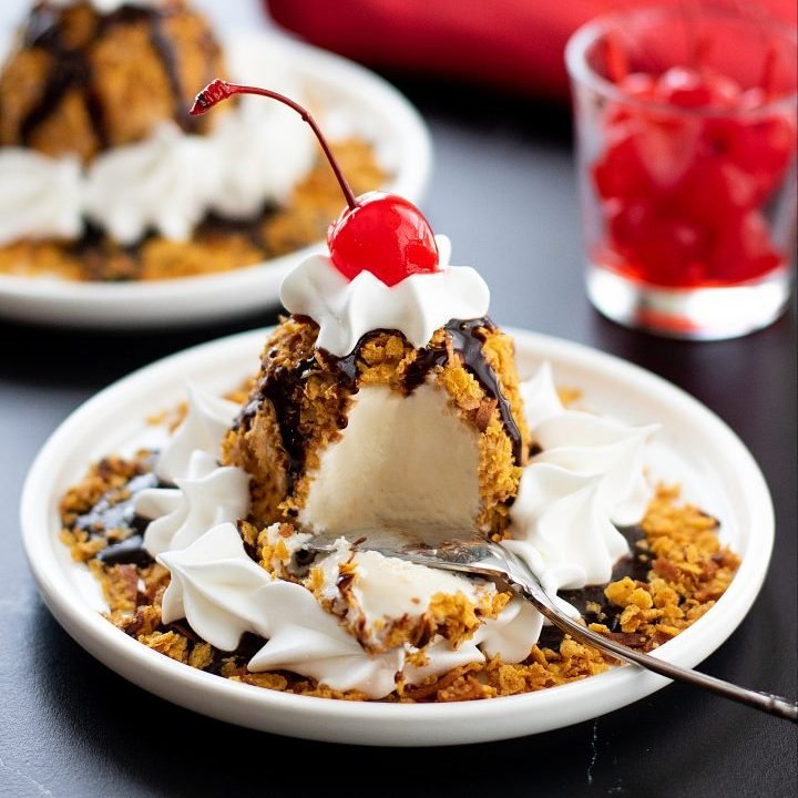 Melissa_MSSK's tweet photo. Skip the frying and enjoy this no fry Easy Fried Ice Cream with much less fuss at home. Drizzle with chocolate syrup and a dollop of whipped cream, then finish with the infamous cherry on top. #friedicecream #nofry #icecream #dessert https://t.co/boic7JY1NL https://t.co/TDaIDPXFmW