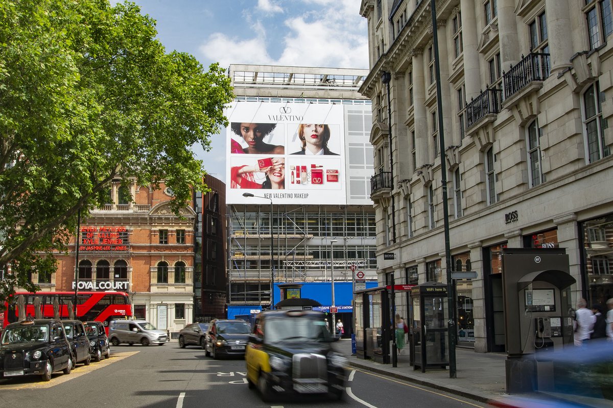 blowUP media UK tweet media